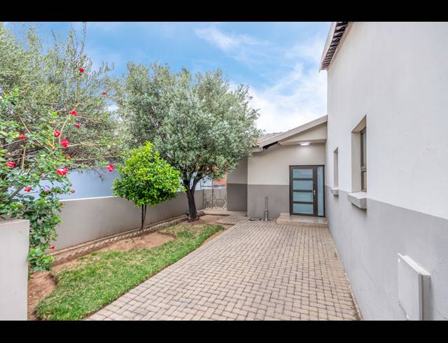 3 BEDROOM FREESTANDING RENTED IN RADIOKOP